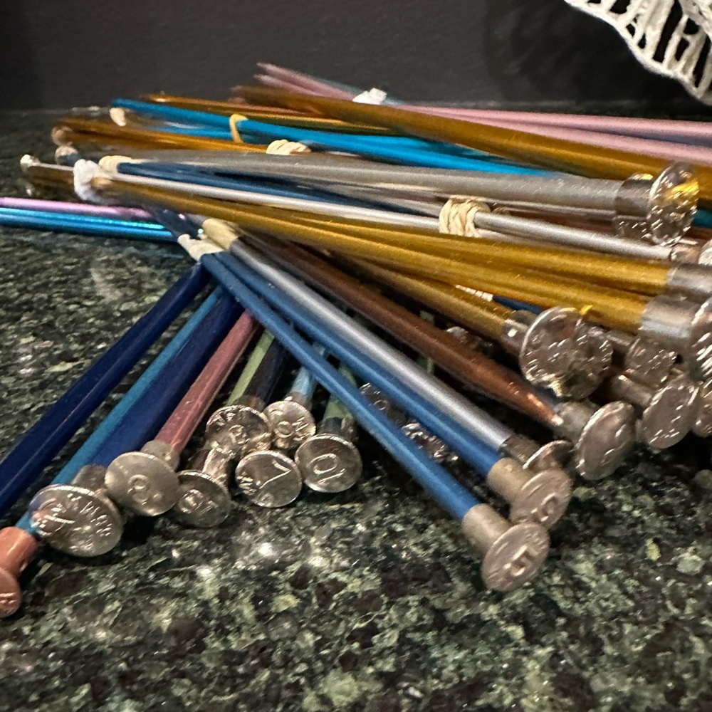 Lot 90 aluminum long knitting needles sewing 45 pair used - Picture 4 of 10